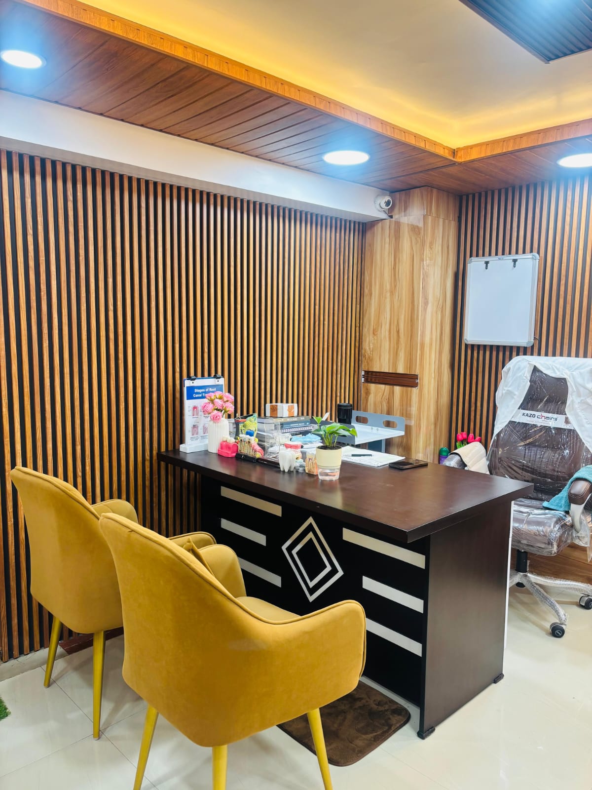 Consultation desk with dental models